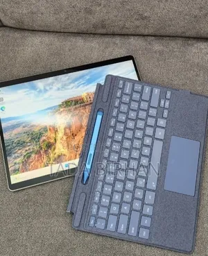 New Laptop Microsoft Surface 16GB Intel Core i7 SSD 512GB