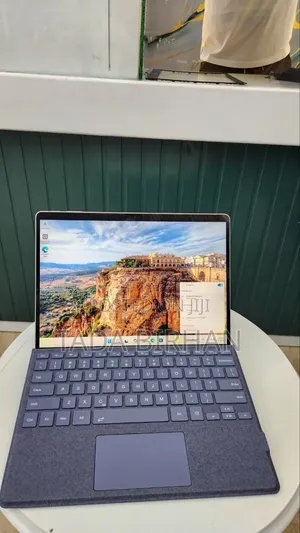 New Laptop Microsoft Surface 16GB Intel Core i7 SSD 512GB