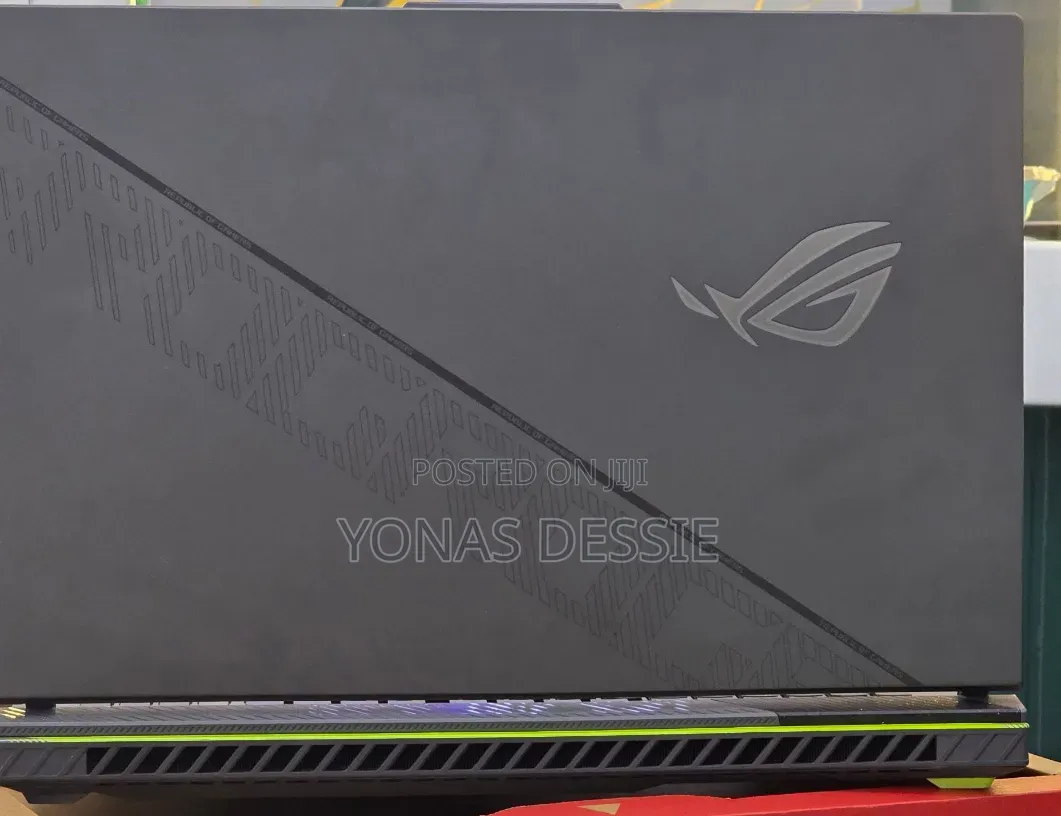 New Laptop Asus ROG Strix G18 16GB Intel Core i9 SSD 1T