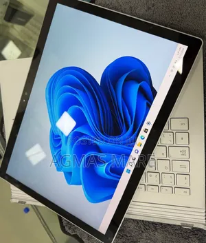 New Laptop Microsoft Surface Book 8GB Intel Core i5 SSD 128GB