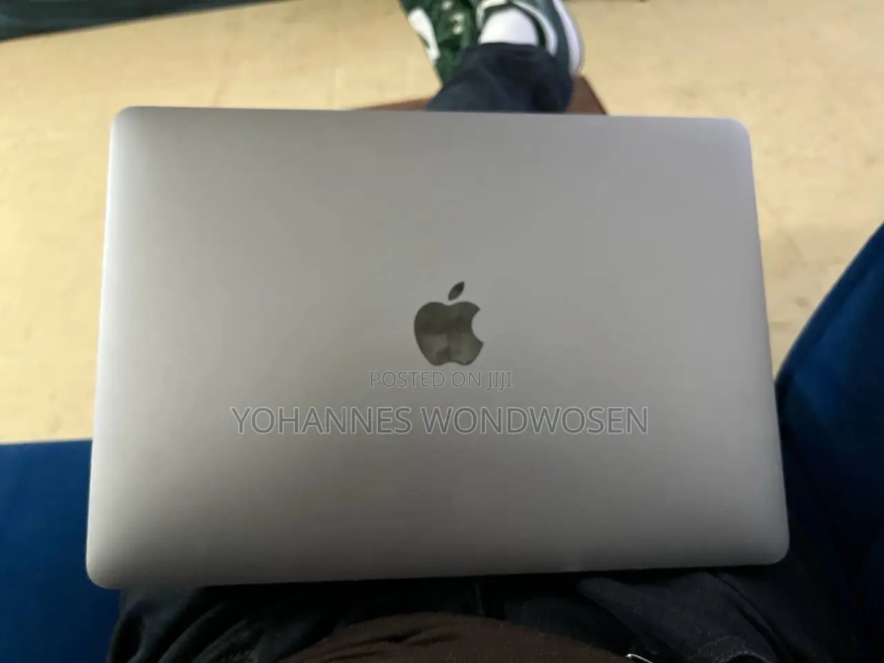 Laptop Apple MacBook Pro 2022 M2 8GB Apple M2 SSD 256GB