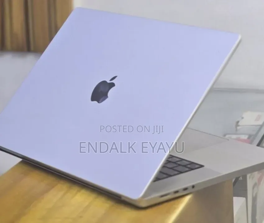 New Laptop Apple MacBook Pro 2021 M1 32GB Apple M1 Pro SSD 512GB