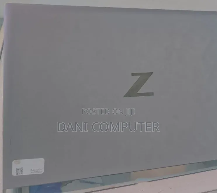 New Laptop HP ZBook Firefly G8 32GB Intel Core i7 SSD 512GB