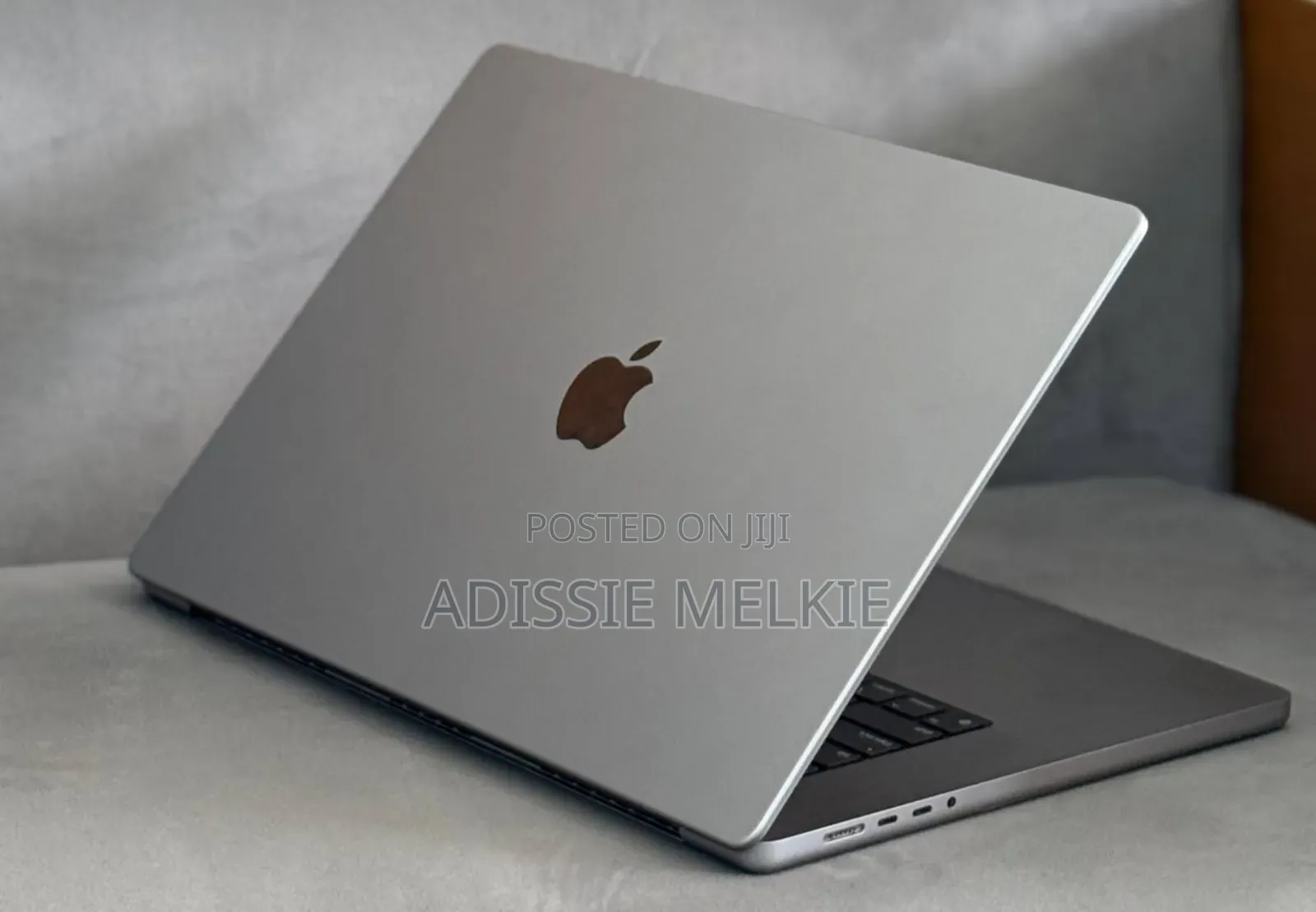 New Laptop Apple MacBook Pro 2021 M1 16GB Apple M1 Pro SSD 512GB