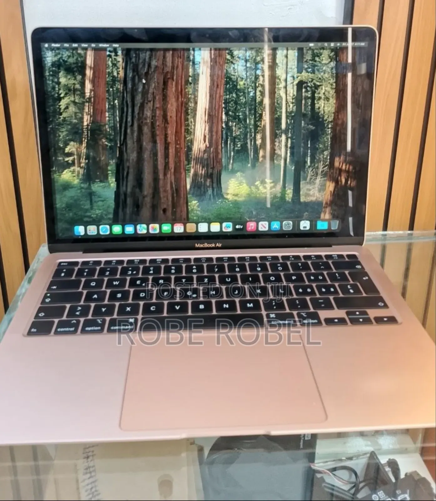 New Laptop Apple MacBook Air 2020 M1 8GB Apple M1 SSD 256GB
