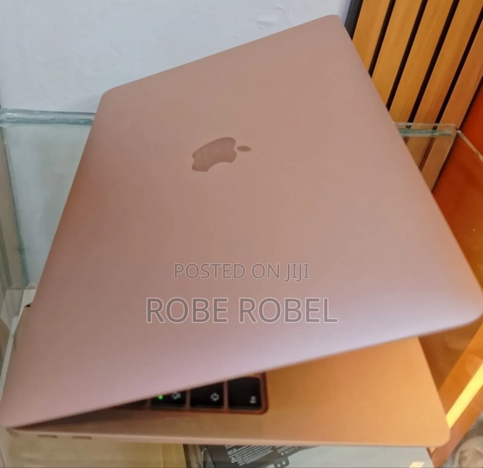 New Laptop Apple MacBook Air 2020 M1 8GB Apple M1 SSD 256GB