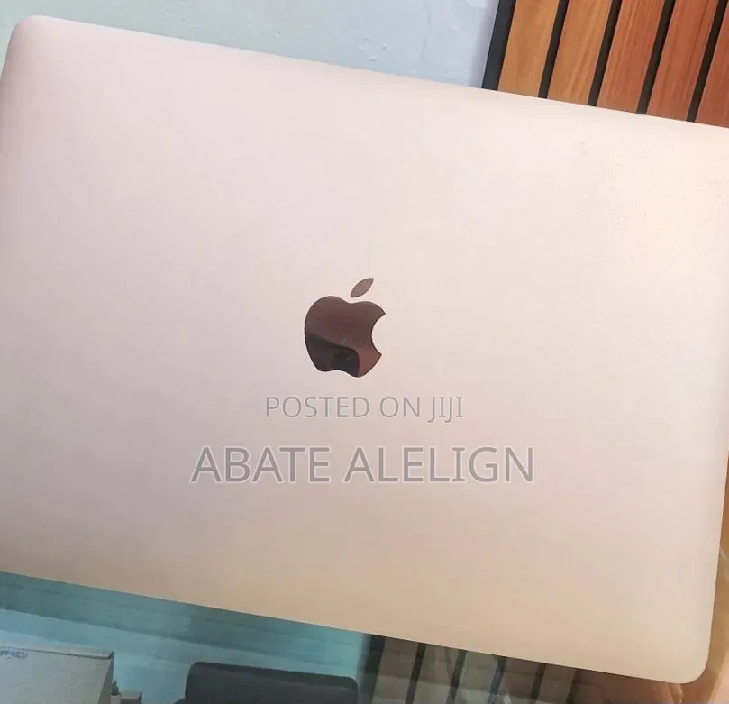 New Laptop Apple MacBook Air 2020 8GB Apple M1 SSD 256GB