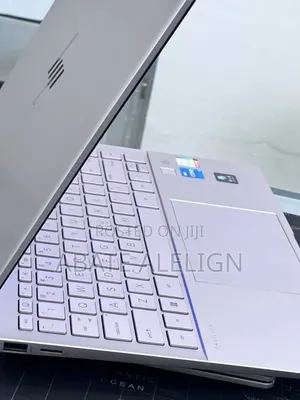 New Laptop HP Pavilion 14 16GB Intel Core i7 SSD 1T