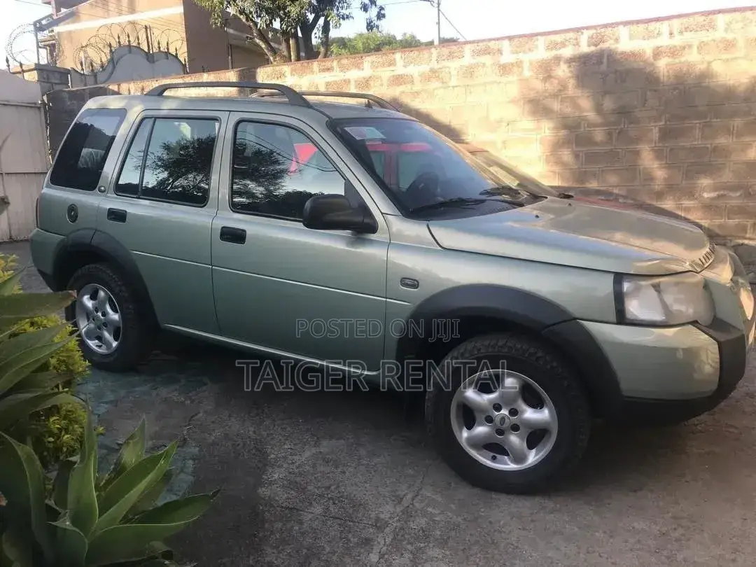 Land Rover Rent 3500