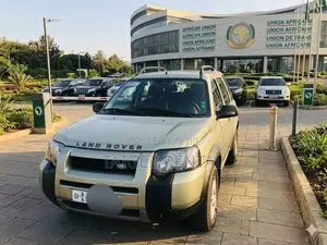 Land Rover Rent 3500
