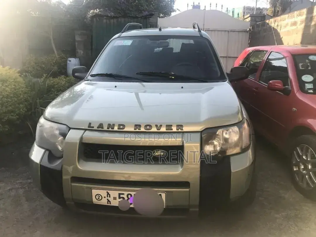 Land Rover Rent 3500