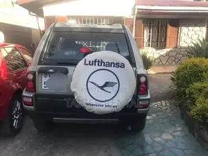 Land Rover Rent 3500