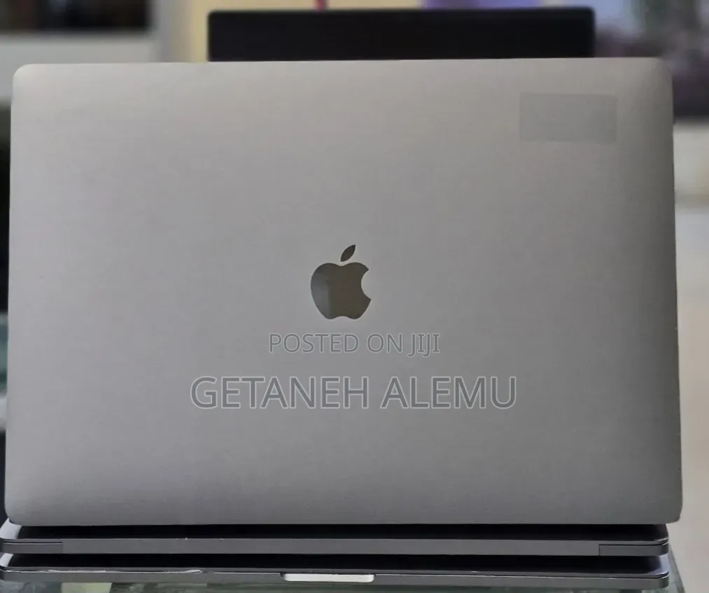 New Laptop Apple MacBook Pro 2017 16GB Intel Core i7 SSD 512GB