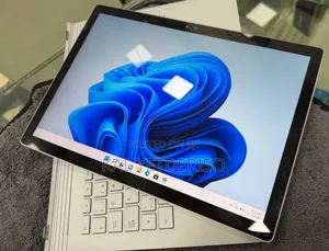 New Laptop Microsoft Surface 8GB Intel Core i5 SSD 128GB