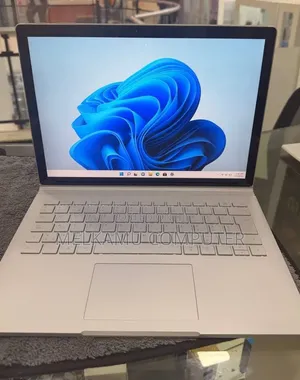 New Laptop Microsoft Surface 8GB Intel Core i5 SSD 128GB