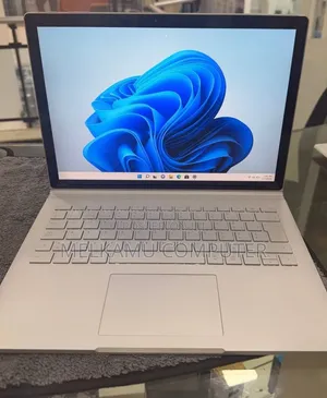 New Laptop Microsoft Surface 8GB Intel Core i5 SSD 128GB