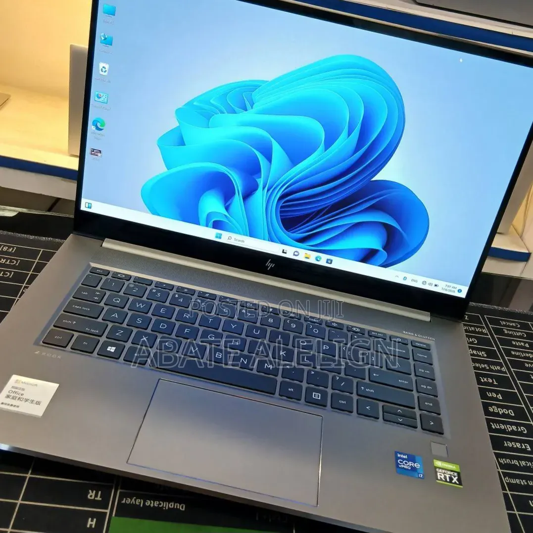 New Laptop HP ZBook Studio 32GB Intel Core i7 SSD 1T