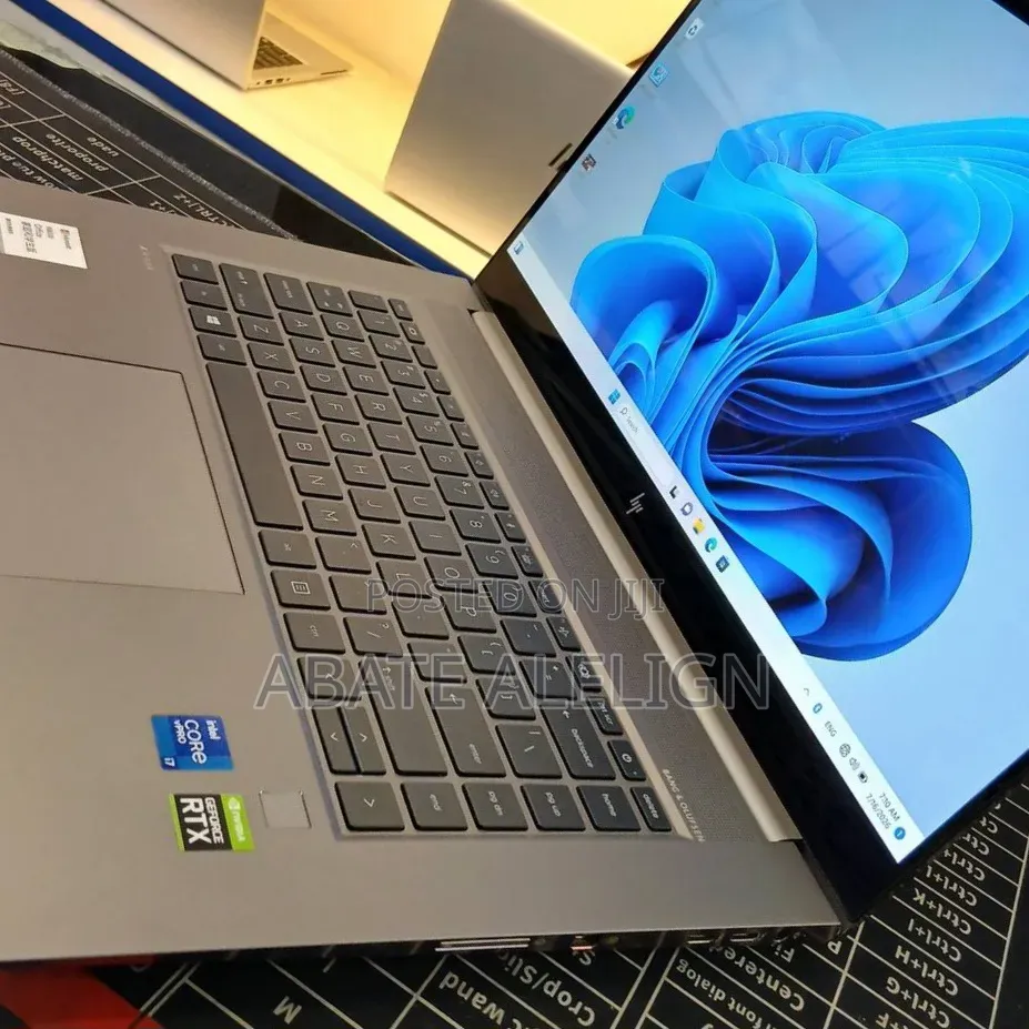 New Laptop HP ZBook Studio 32GB Intel Core i7 SSD 1T