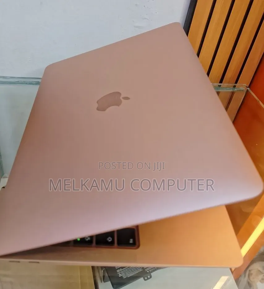 New Laptop Apple MacBook Air 2020 8GB Intel Core i5 SSD 256GB