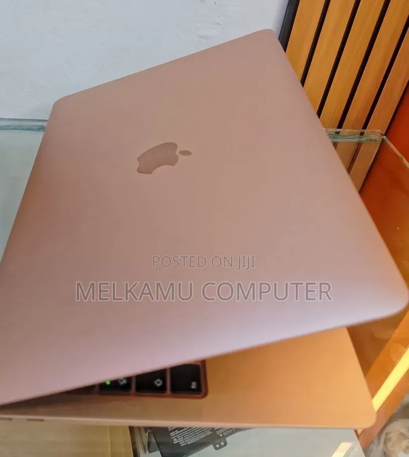 New Laptop Apple MacBook Air 2020 8GB Intel Core i5 SSD 256GB