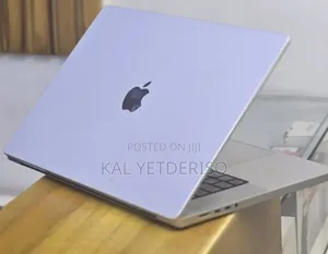 New Laptop Apple MacBook Pro 2021 M1 32GB SSD 512GB