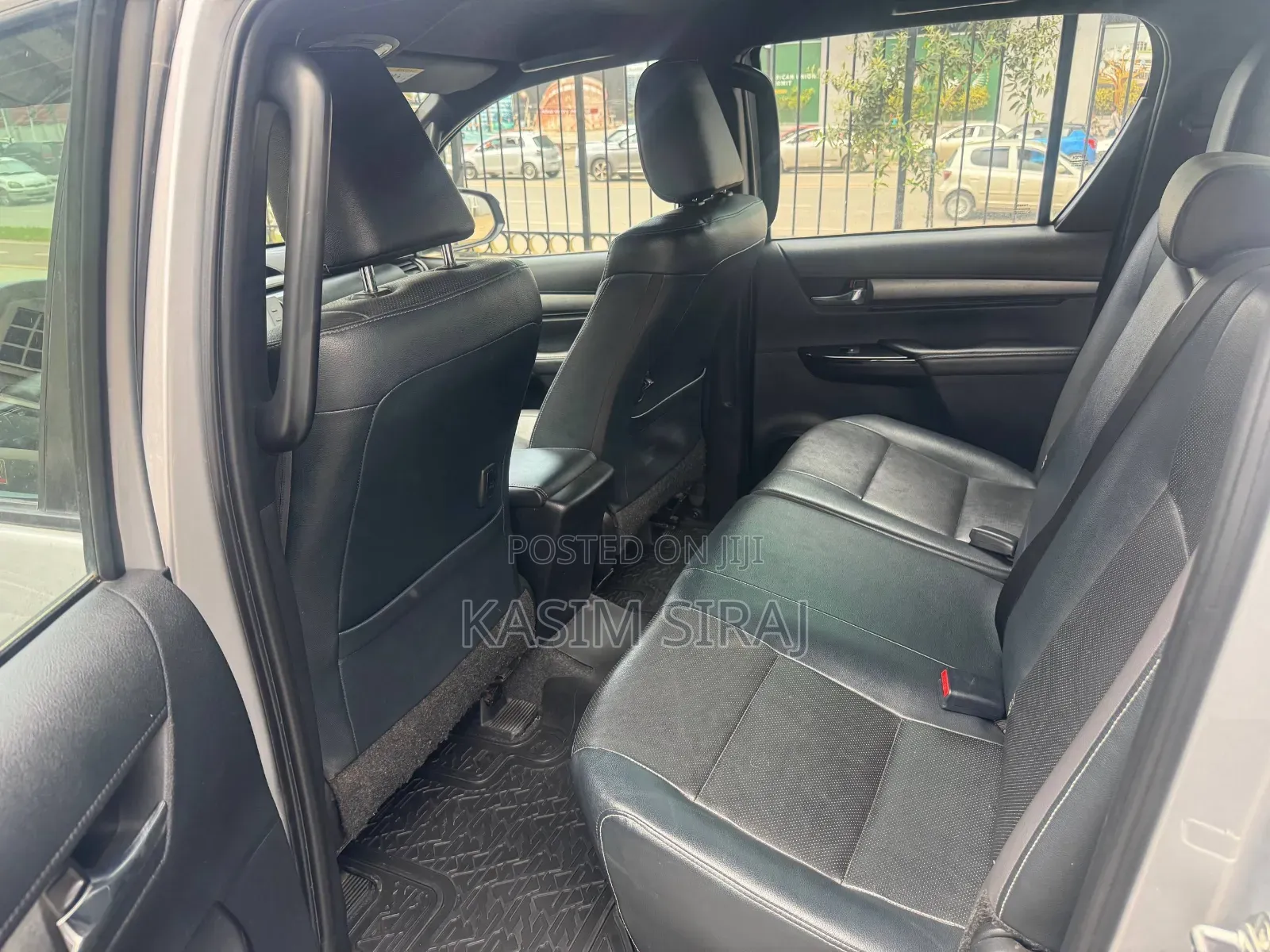 Toyota Hilux 2022 Silver