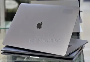 New Laptop Apple MacBook Pro 2017 16GB Intel Core i7 SSD 512GB