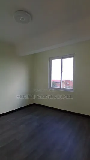 2bdrm Condo in ኣያት, Yeka for sale