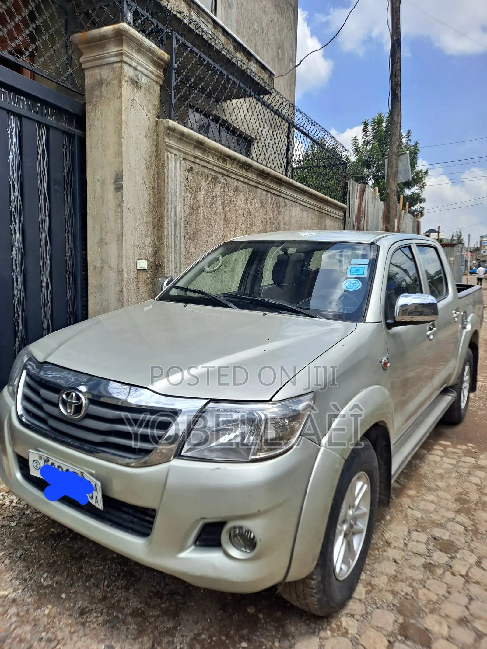 Toyota Hilux 2.5 D-4D 4X4 SRX 2012 Silver
