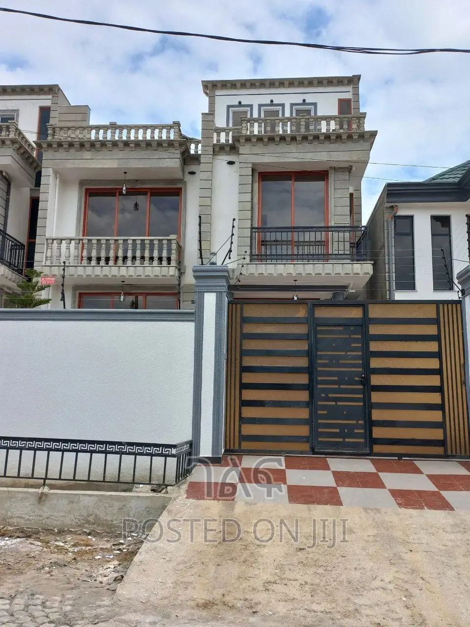 5bdrm House in የግል, Bole for Sale