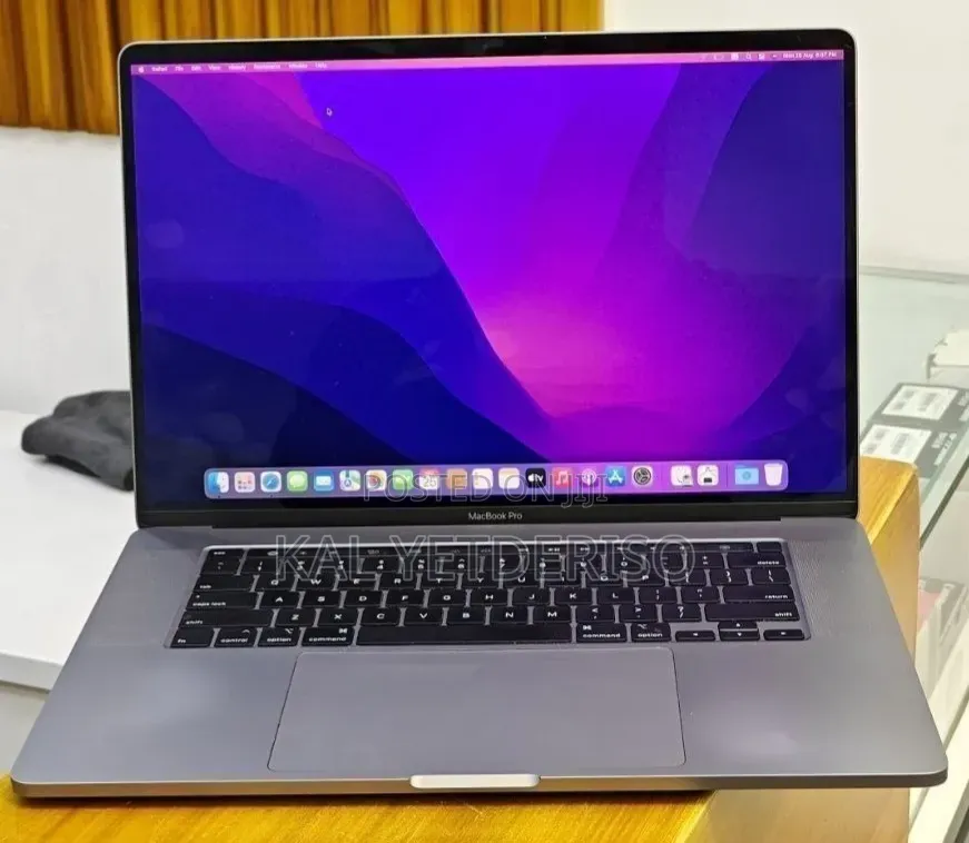 New Laptop Apple MacBook Pro 2018 32GB Intel Core i9 SSD 2T