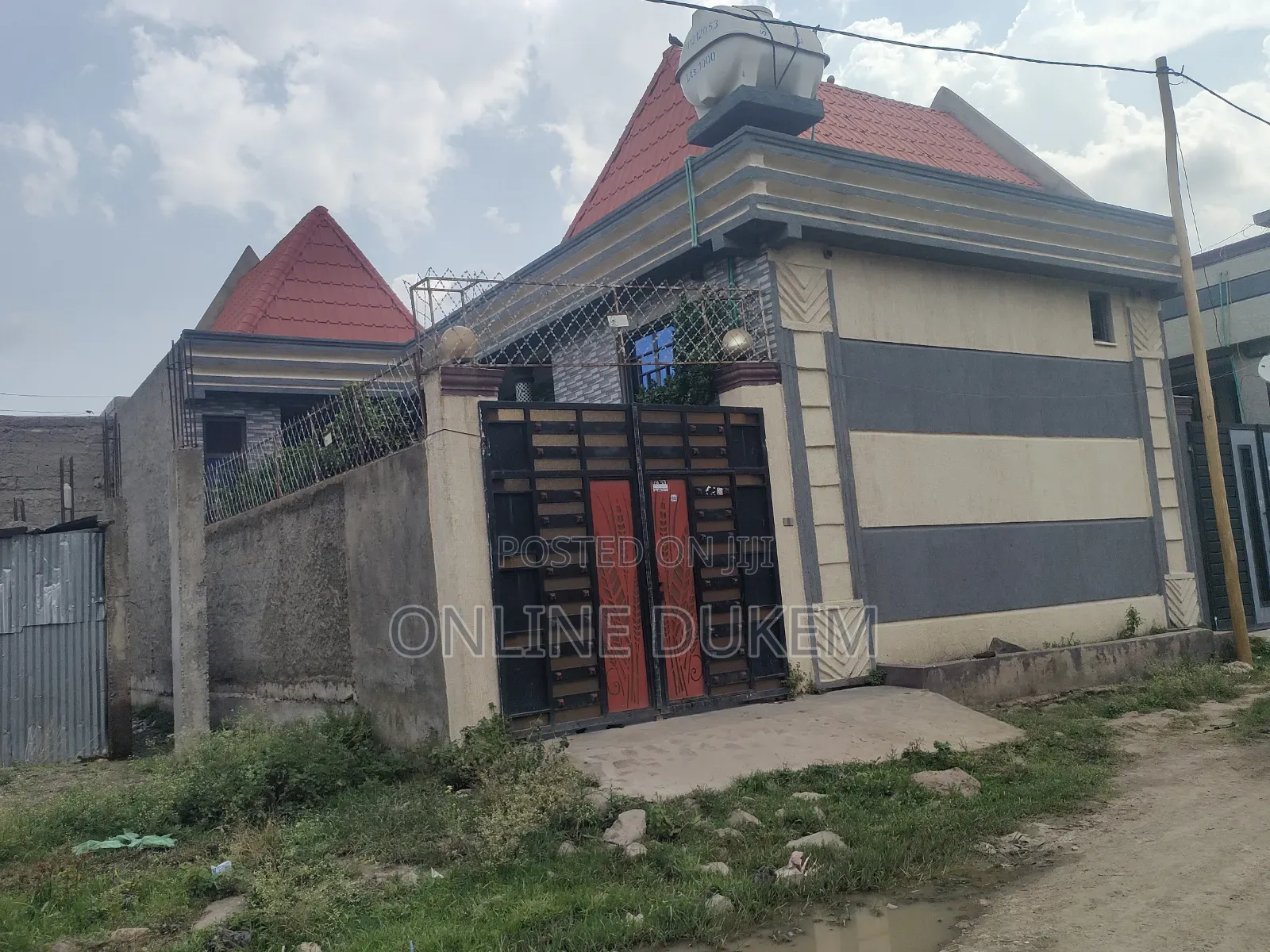 Furnished 8bdrm Villa in Dukem Gabriel Sefar, East Shewa for sale
