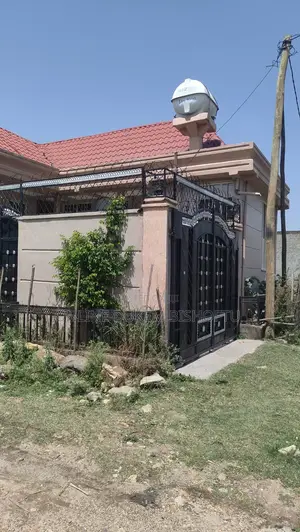 Furnished 8bdrm Villa in Dukem Gabriel Sefar, East Shewa for sale