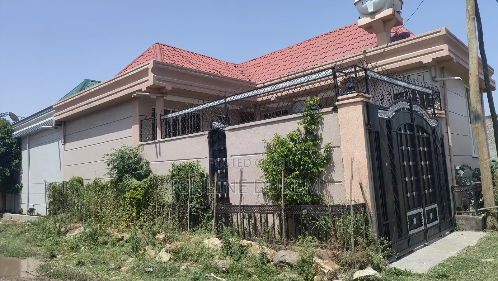 Furnished 8bdrm Villa in Dukem Gabriel Sefar, East Shewa for sale