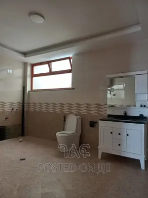 5bdrm House in የግል, Bole for Sale