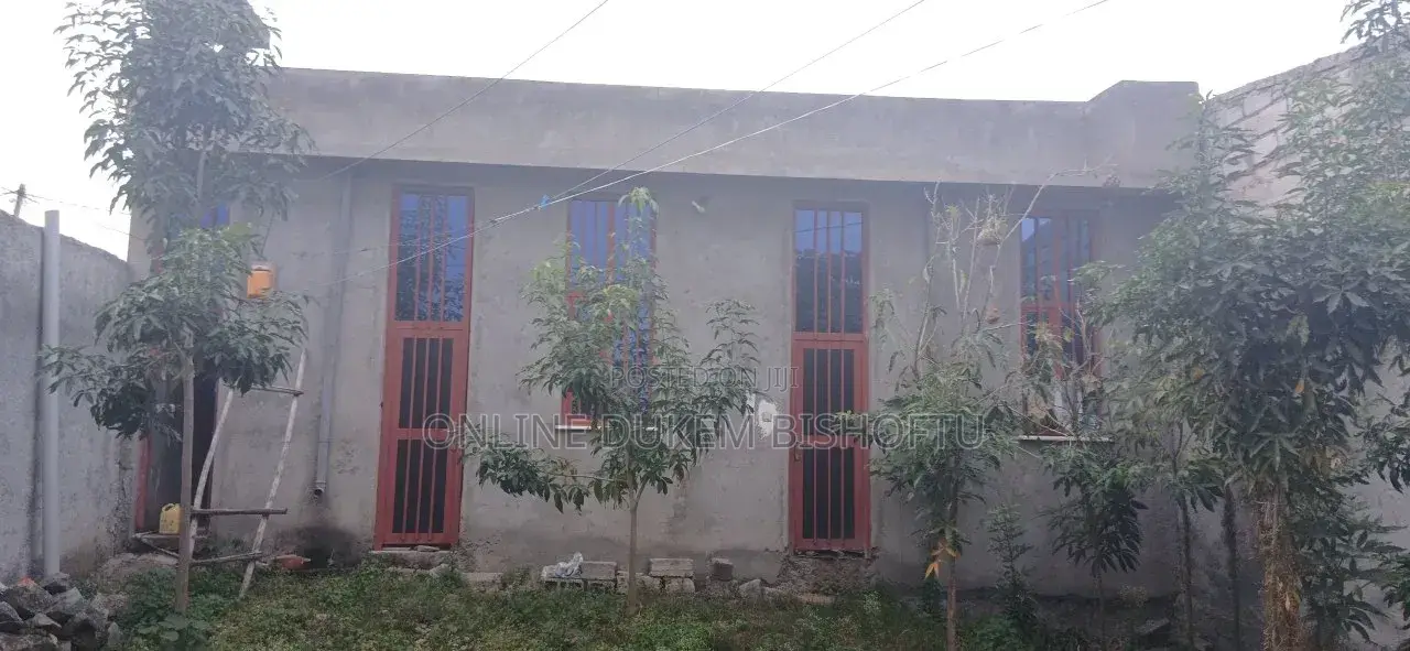 7bdrm House in Dukem Bishoftu, East Shewa for sale