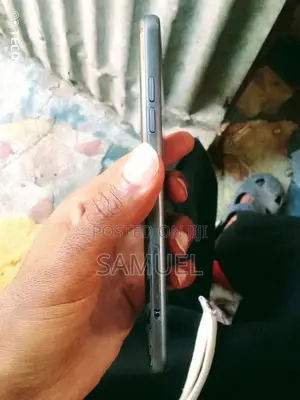 Mobile Phone 16 GB Black