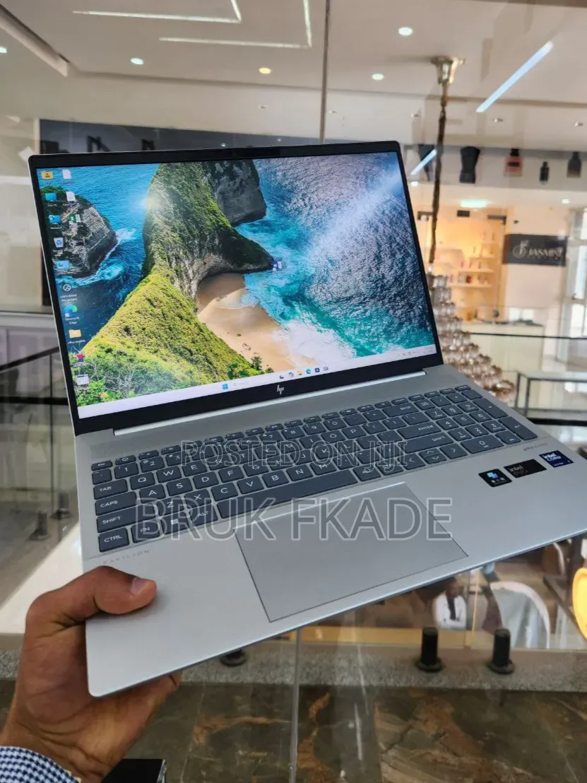 New Laptop HP Pavilion 15 16GB Intel Core Ultra 7 SSD 1T