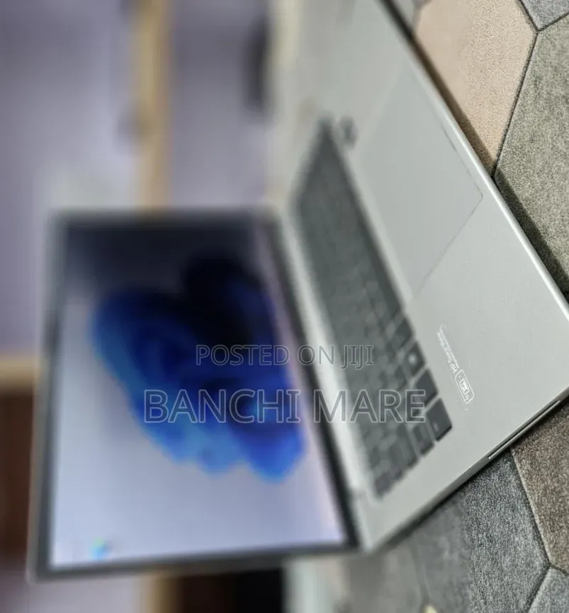 New Laptop HP EliteBook 1040 G8 16GB Intel Core i7 SSD 512GB