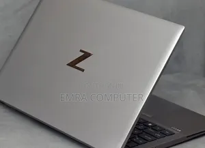 New Laptop HP ZBook Firefly G8 16GB Intel Core i7 SSD 512GB