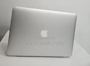 New Laptop Apple MacBook 8GB Intel Core i7 SSD 256GB
