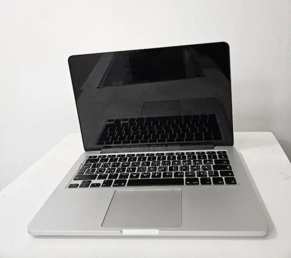New Laptop Apple MacBook 8GB Intel Core i7 SSD 256GB