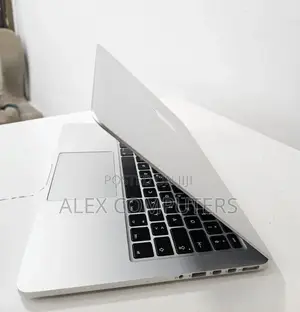 New Laptop Apple MacBook 8GB Intel Core i7 SSD 256GB