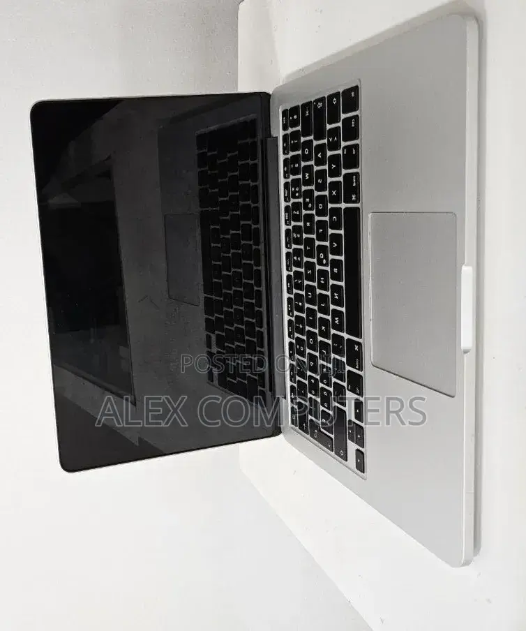 New Laptop Apple MacBook 8GB Intel Core i5 SSD 128GB