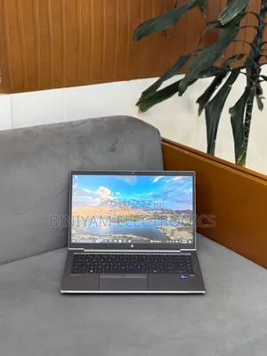 New Laptop HP ZBook Firefly G8 16GB Intel Core i7 SSD 512GB