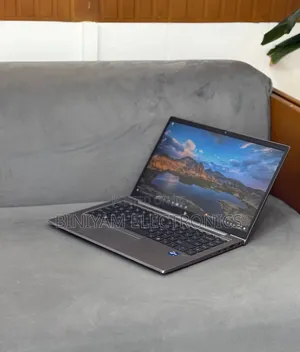 New Laptop HP ZBook Firefly G8 16GB Intel Core i7 SSD 512GB