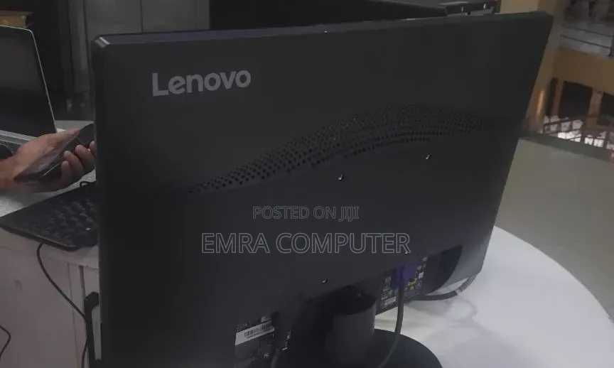 New Laptop Lenovo 8GB Intel Core i3 SSD 500GB