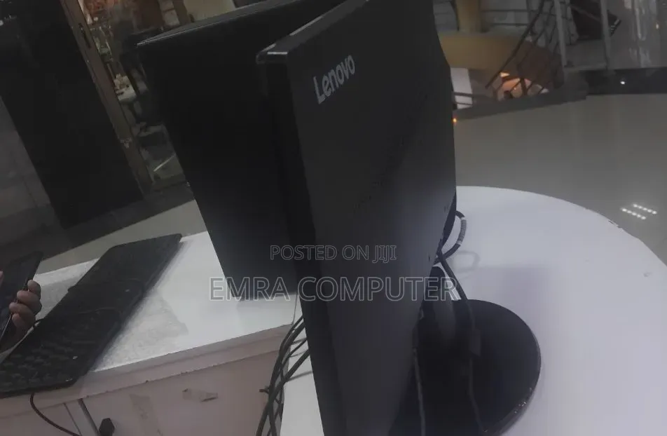 New Laptop Lenovo 8GB Intel Core i3 SSD 500GB