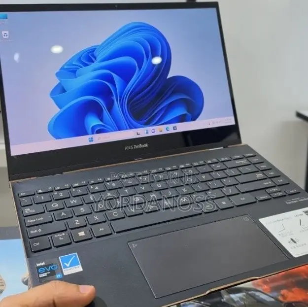 New Laptop Asus Zenbook 14 16GB Intel Core i7 SSD 512GB
