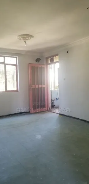2bdrm Condo in ኣያት, Yeka for sale